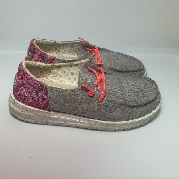 HEY DUDE Gray and Pink pattern shoes Size 2 - Picture 3 of 11